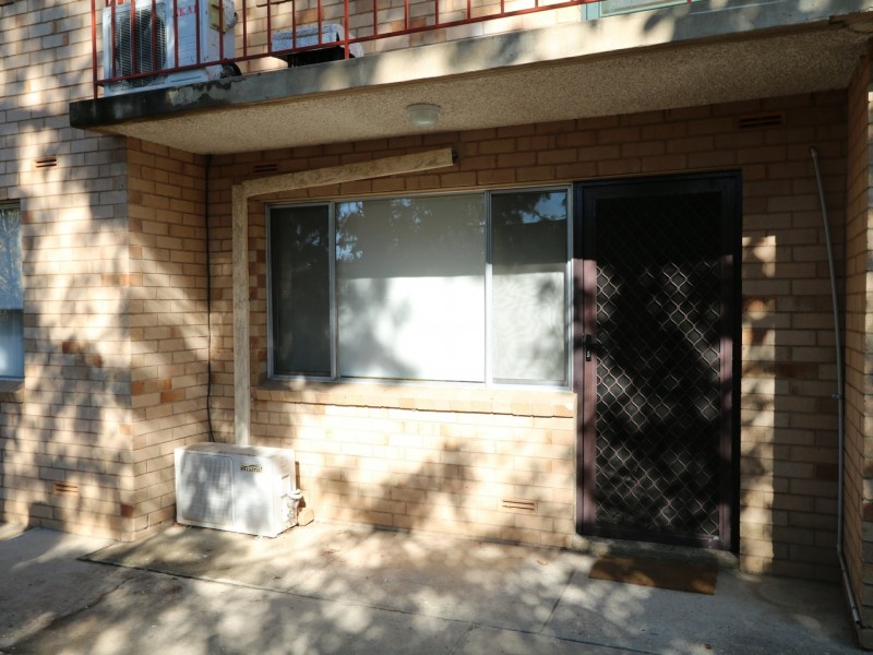 2/143 Lake Albert Road, Kooringal NSW 2650