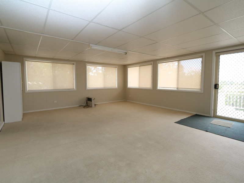 31 Wilks Avenue, Kooringal NSW 2650