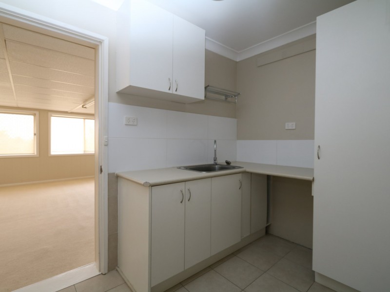 31 Wilks Avenue, Kooringal NSW 2650