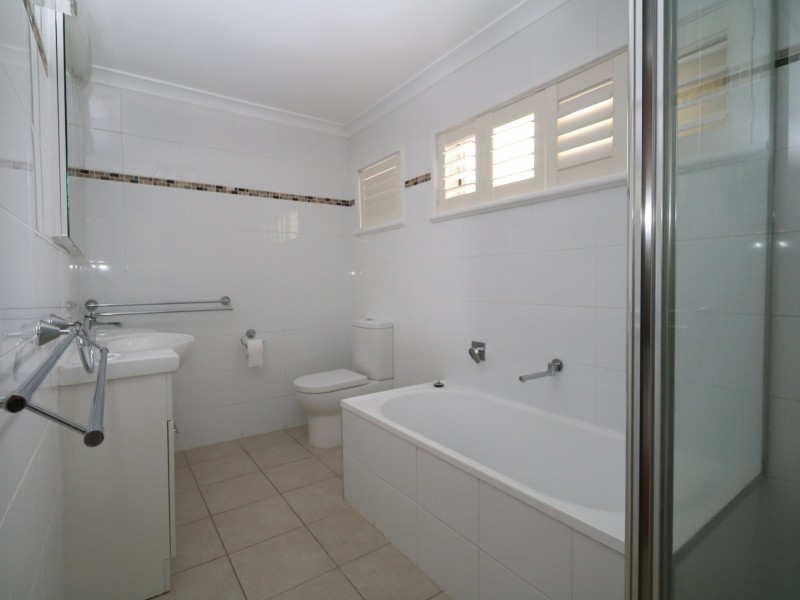 31 Wilks Avenue, Kooringal NSW 2650