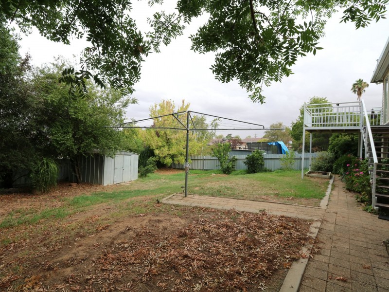 31 Wilks Avenue, Kooringal NSW 2650