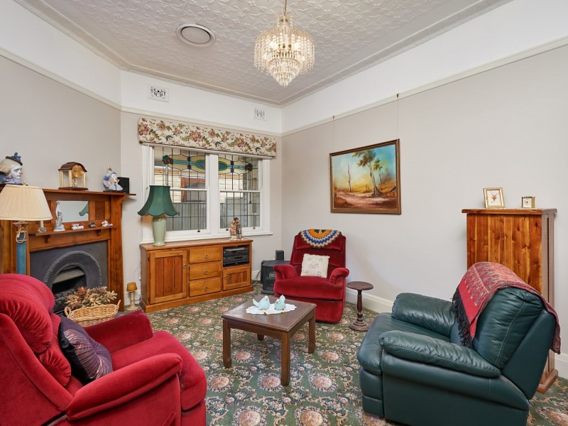 24 Thorne Street, Wagga Wagga NSW 2650