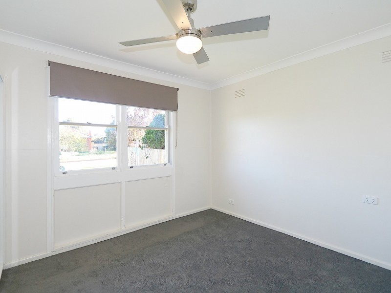 18 Tichborne Crescent, Kooringal NSW 2650