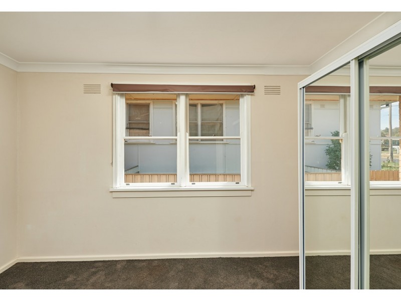 18 Tichborne Crescent, Kooringal NSW 2650