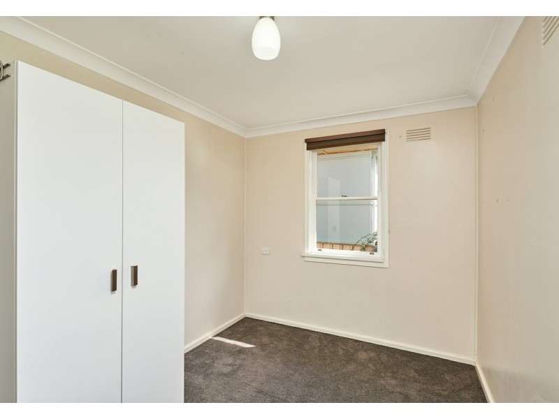 18 Tichborne Crescent, Kooringal NSW 2650