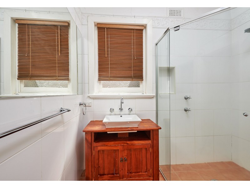 52 Meurant Avenue, Wagga Wagga NSW 2650