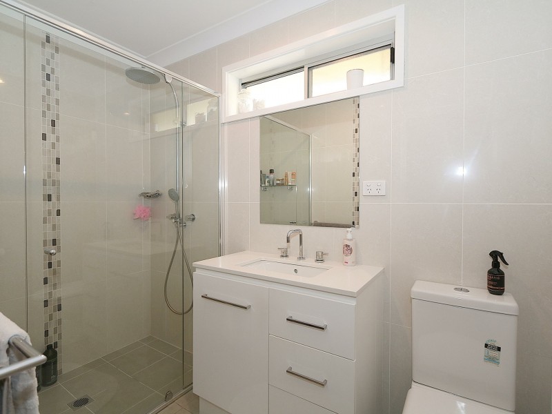 27 Cooinbil Crescent, Kooringal NSW 2650