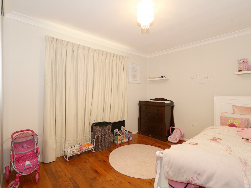 27 Cooinbil Crescent, Kooringal NSW 2650