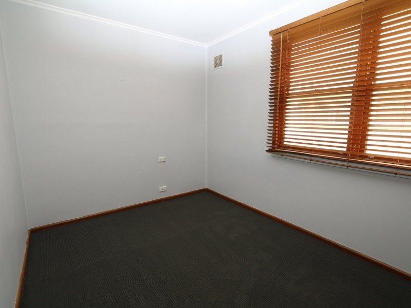 44 Gilmore Avenue, Mount Austin NSW 2650