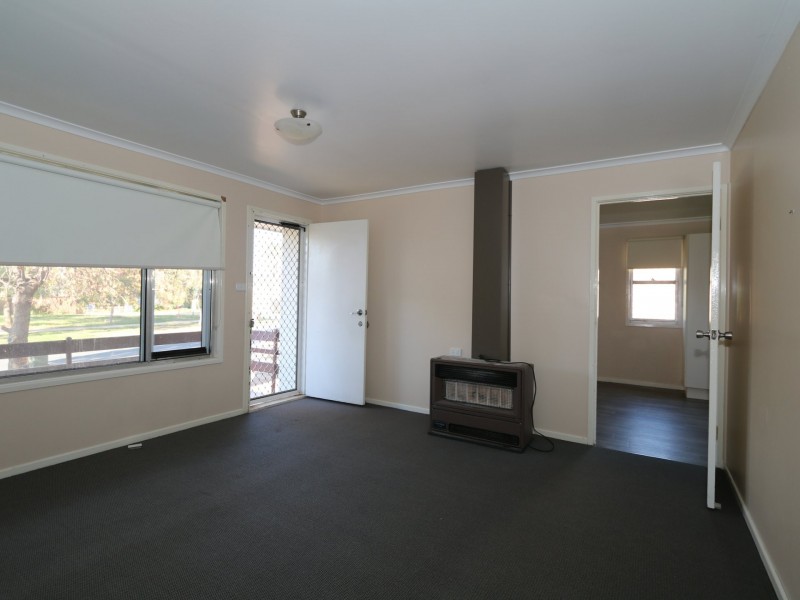 137 Raye Street, Tolland NSW 2650