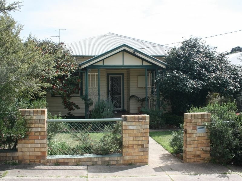 18 Richard Street, Wagga Wagga NSW 2650