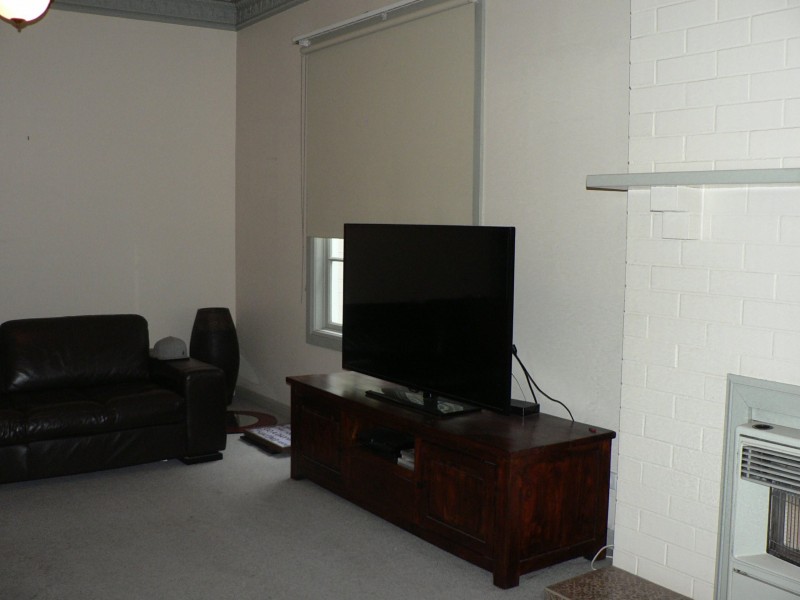 18 Oates Avenue, Wagga Wagga NSW 2650