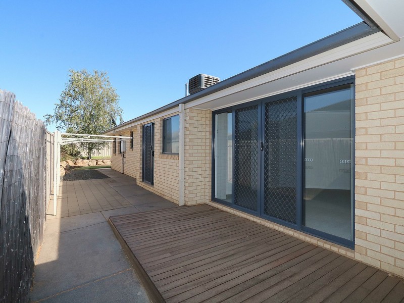 6 Barrima Drive, Glenfield Park NSW 2650