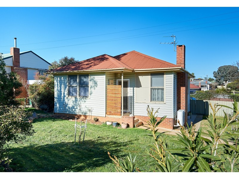 169 Macleay Street, Mount Austin NSW 2650