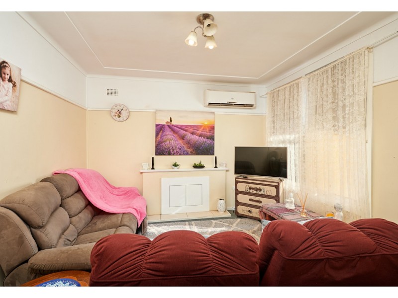 169 Macleay Street, Mount Austin NSW 2650