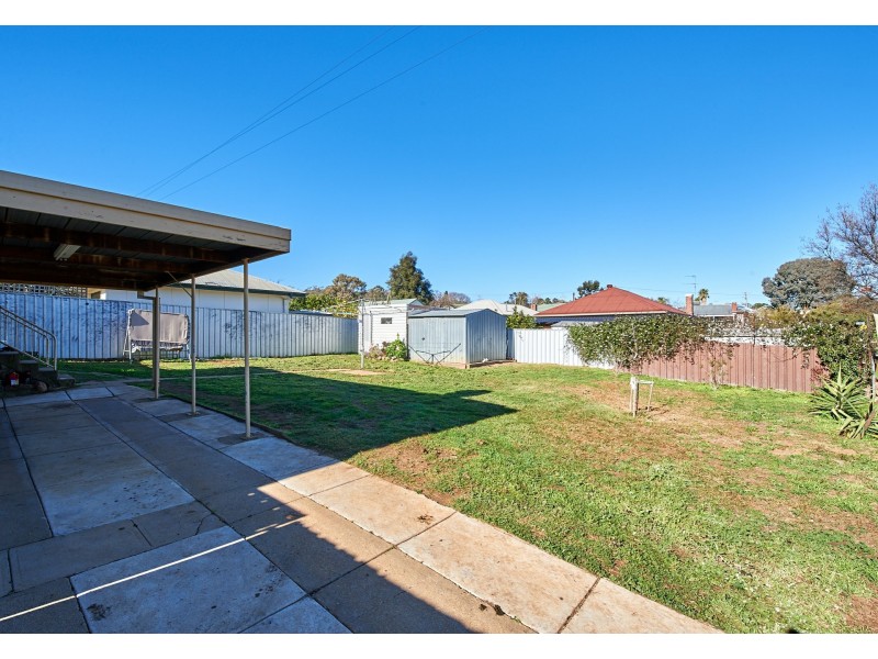 169 Macleay Street, Mount Austin NSW 2650