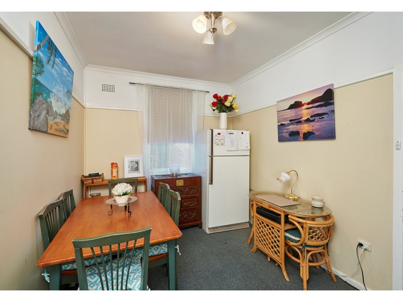 169 Macleay Street, Mount Austin NSW 2650