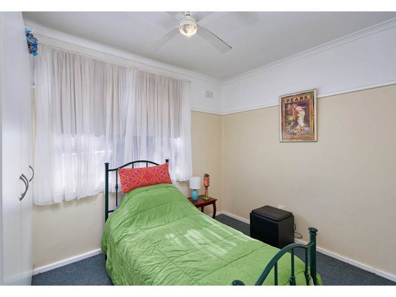 169 Macleay Street, Mount Austin NSW 2650