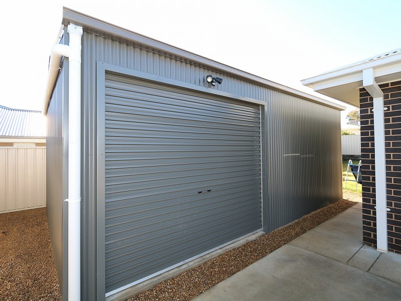 8 Cootamundra Boulevard, Gobbagombalin NSW 2650