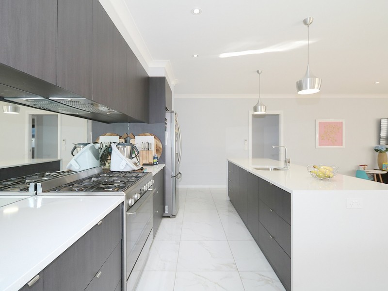 8 Cootamundra Boulevard, Gobbagombalin NSW 2650
