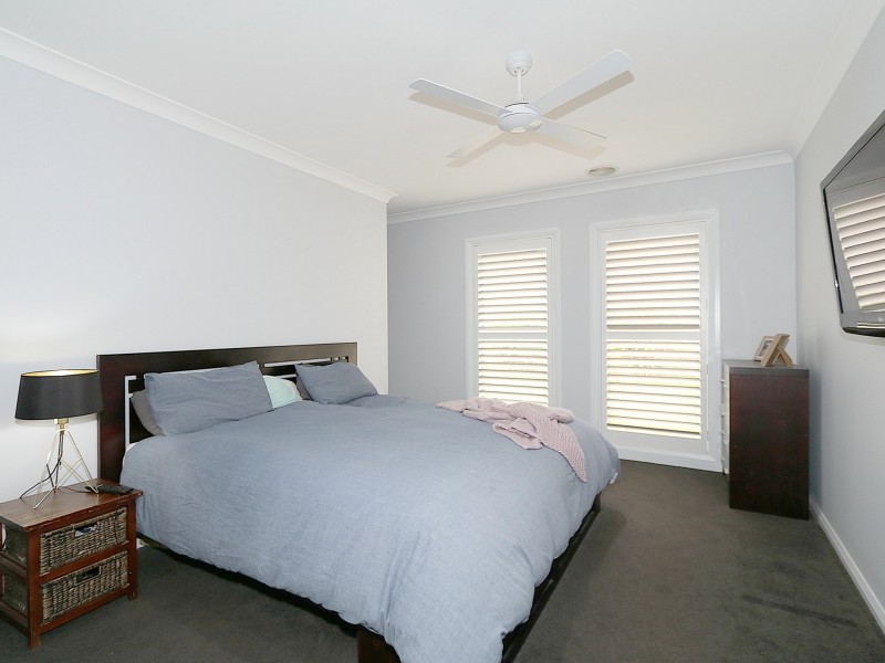 8 Cootamundra Boulevard, Gobbagombalin NSW 2650