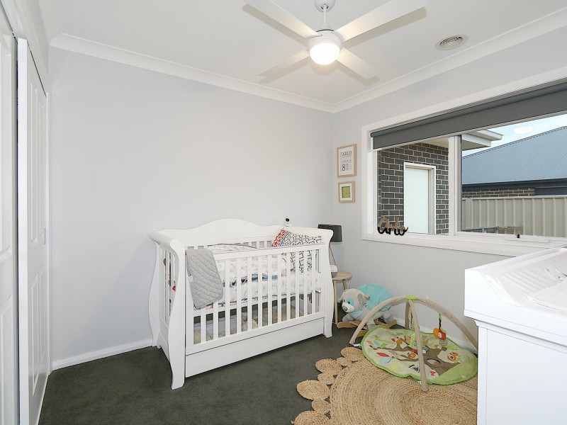 8 Cootamundra Boulevard, Gobbagombalin NSW 2650