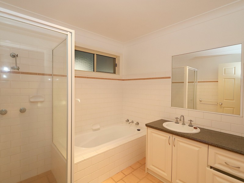 37 Craft Street, Lake Albert NSW 2650