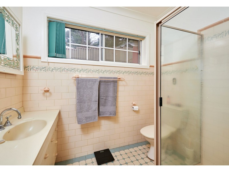 8 Warrawong Street, Kooringal NSW 2650