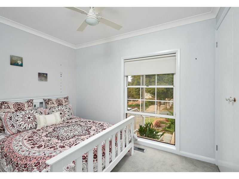 8 Warrawong Street, Kooringal NSW 2650