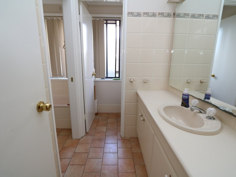 8 Horsley Street, Kooringal NSW 2650