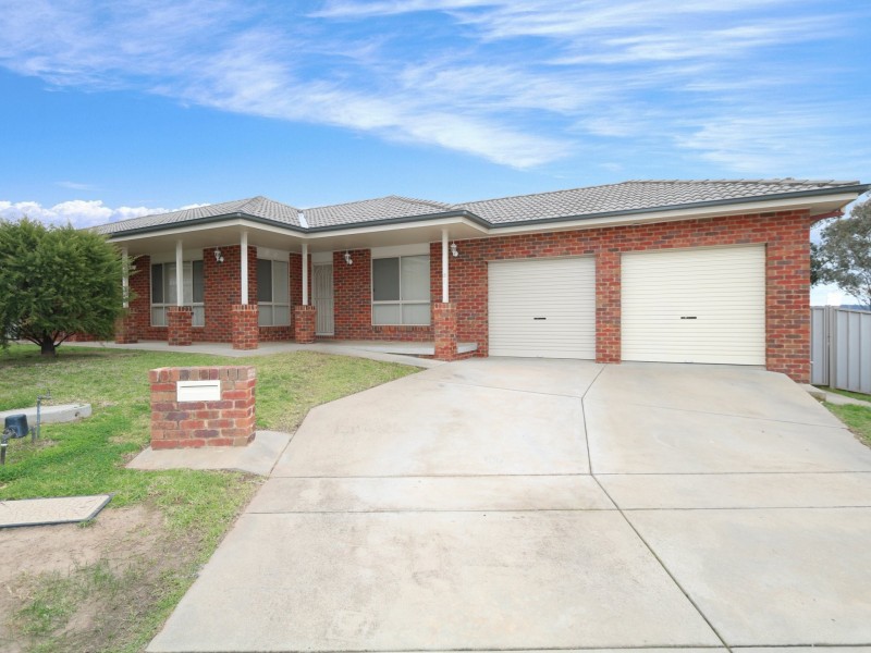 3 Kolor Place, Bourkelands NSW 2650