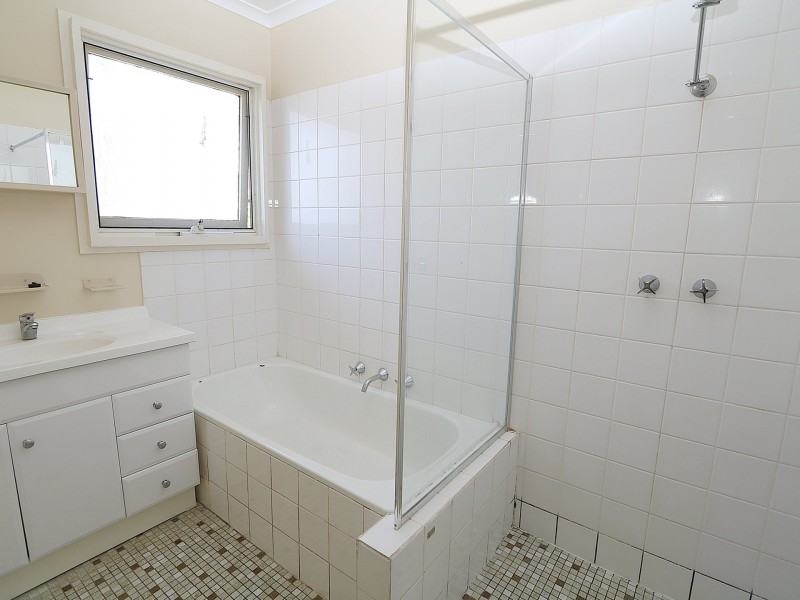 4 Rogers Place, Tolland NSW 2650