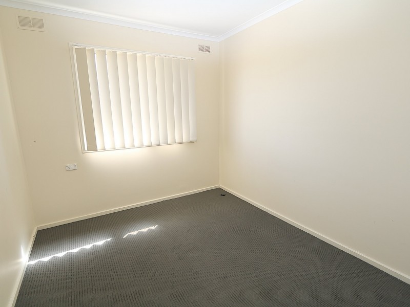 4 Rogers Place, Tolland NSW 2650