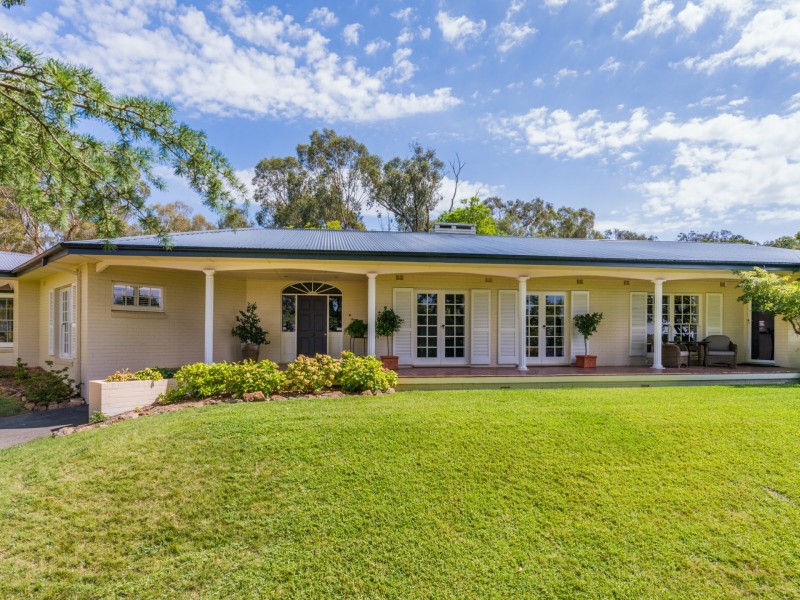 103 Red Hill Road, Kooringal NSW 2650