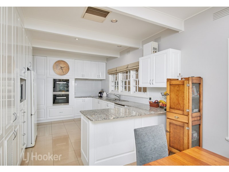 103 Red Hill Road, Kooringal NSW 2650