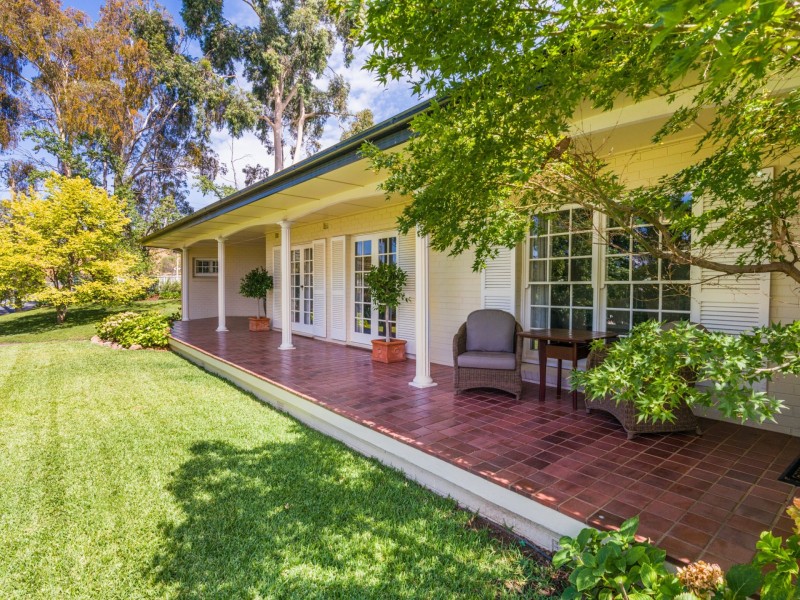 103 Red Hill Road, Kooringal NSW 2650