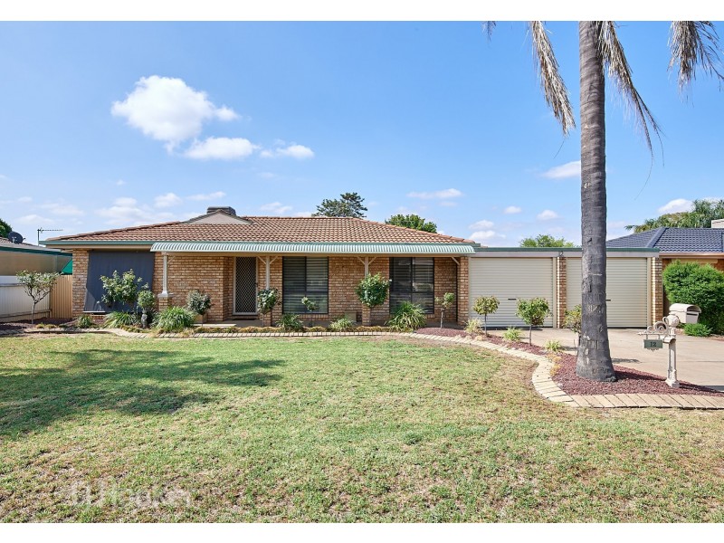 12 Warrambool Crescent, Glenfield Park NSW 2650