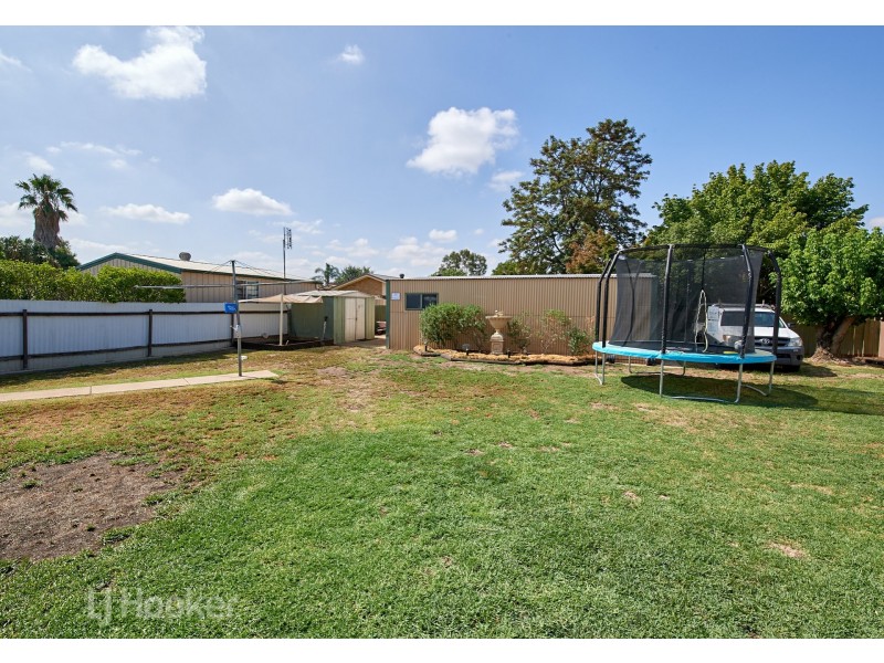 12 Warrambool Crescent, Glenfield Park NSW 2650