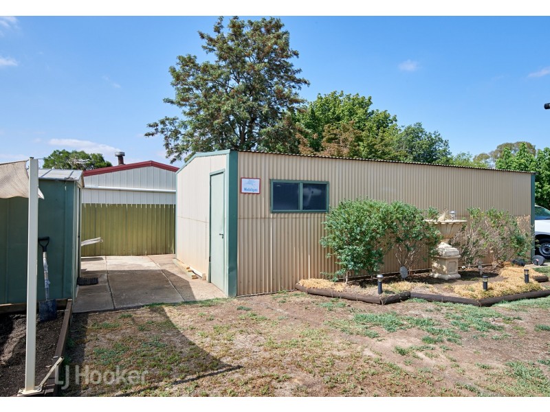 12 Warrambool Crescent, Glenfield Park NSW 2650