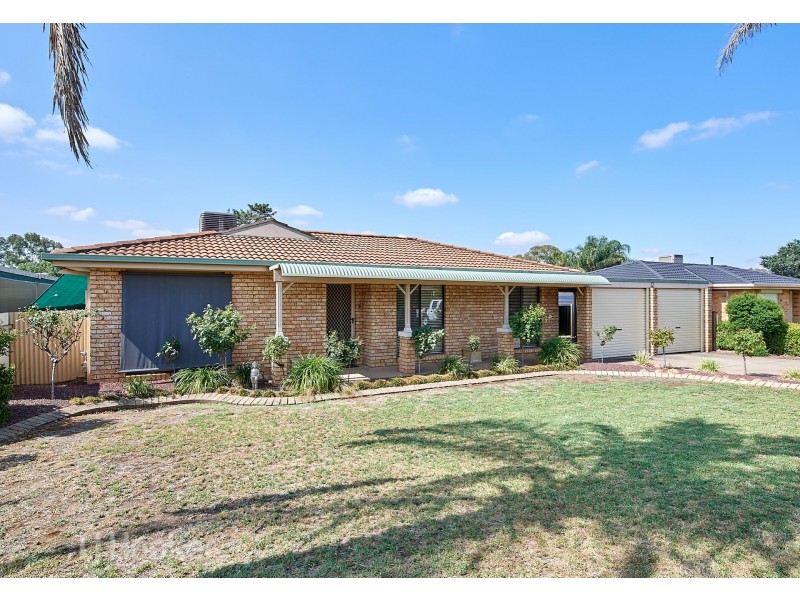 12 Warrambool Crescent, Glenfield Park NSW 2650