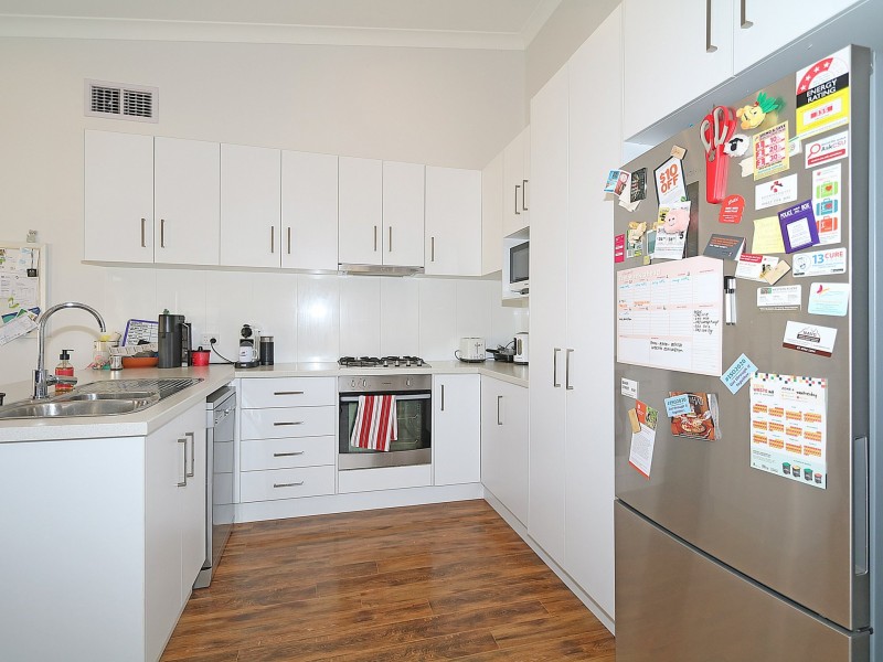 Unit 2/1 Cootamundra Boulevard, Gobbagombalin NSW 2650