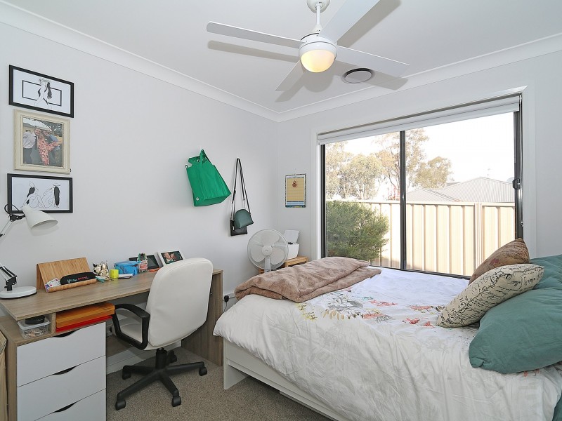 Unit 2/1 Cootamundra Boulevard, Gobbagombalin NSW 2650