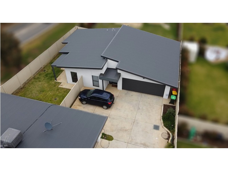 Unit 2/1 Cootamundra Boulevard, Gobbagombalin NSW 2650