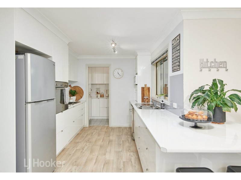 14 Magnolia Parade, Lake Albert NSW 2650