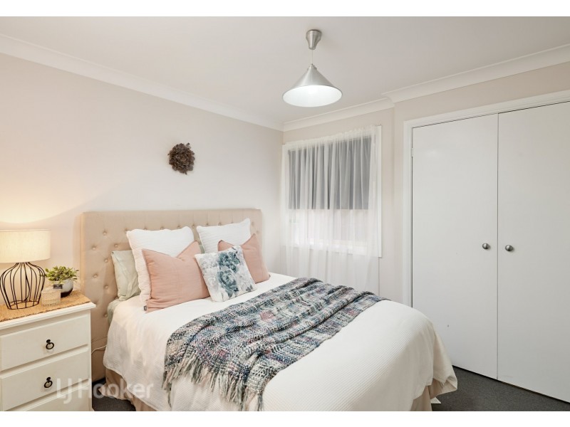 14 Magnolia Parade, Lake Albert NSW 2650