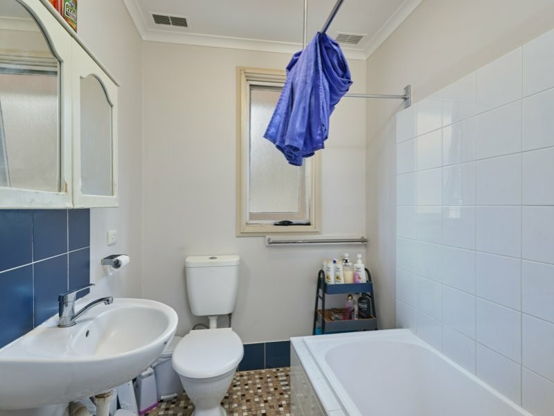 34 Bruce Street, Tolland NSW 2650