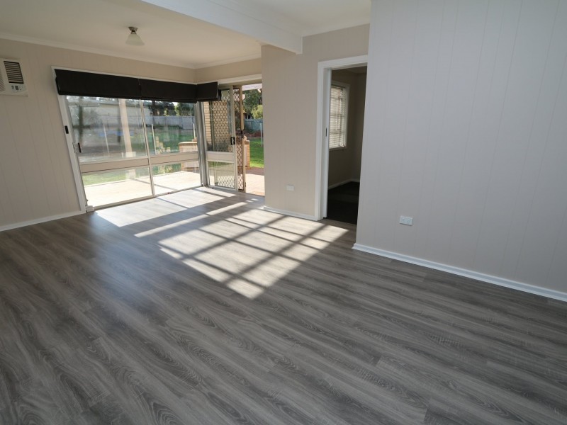 13 Tinga Crescent, Kooringal NSW 2650