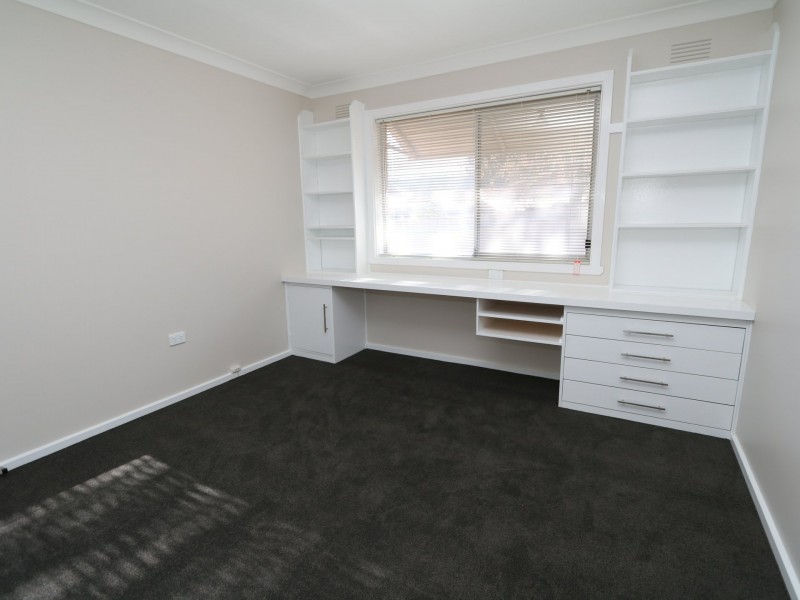 13 Tinga Crescent, Kooringal NSW 2650