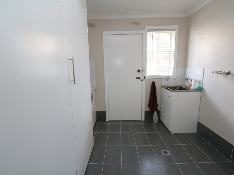 13 Tinga Crescent, Kooringal NSW 2650