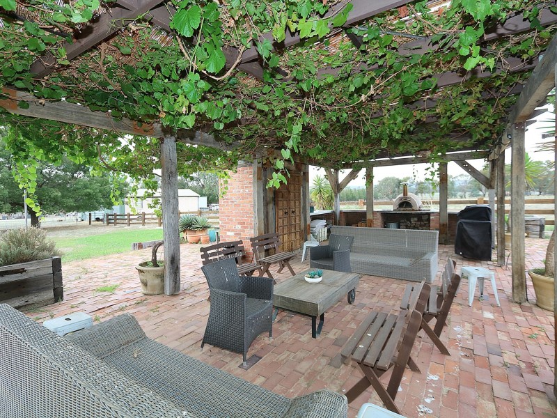 50 Gregadoo Road, Lake Albert NSW 2650